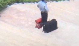 穷苦落魄吃瓜落