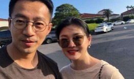 荷兰男名媛吃瓜