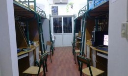 宿舍上铺吃瓜,揭秘宿舍生活的趣味瞬间