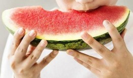 医生讲吃瓜,吃瓜有益，但需适量