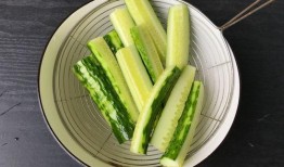 饭店上面吃瓜,品味人间烟火气