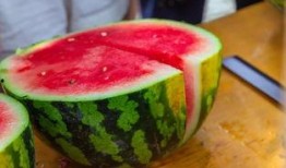 无锡大学吃瓜,吃瓜群众揭秘校园美食风云