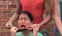 女生参加吃瓜大赛,吃瓜大赛女生风采大放异彩