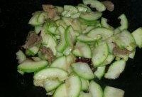瓠瓜炒肉怎么吃,家常美味，简单易学的烹饪之道
