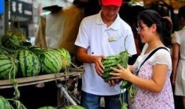 潍坊学生跳舞吃瓜