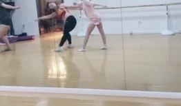 吃瓜女生舞蹈视频