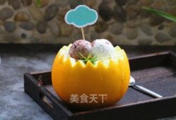 吃蜜瓜水果冰淇淋