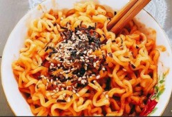 瓜娃子吃火鸡面